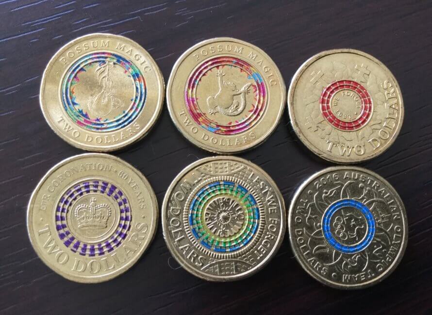 色のついた$2コイン