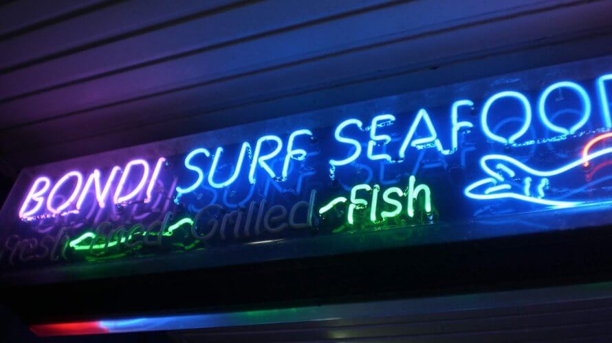 名物 “揚げマーズバー” が食べられるボンダイビーチ のフッシュ & チップス店 Bondi Surf Seafood