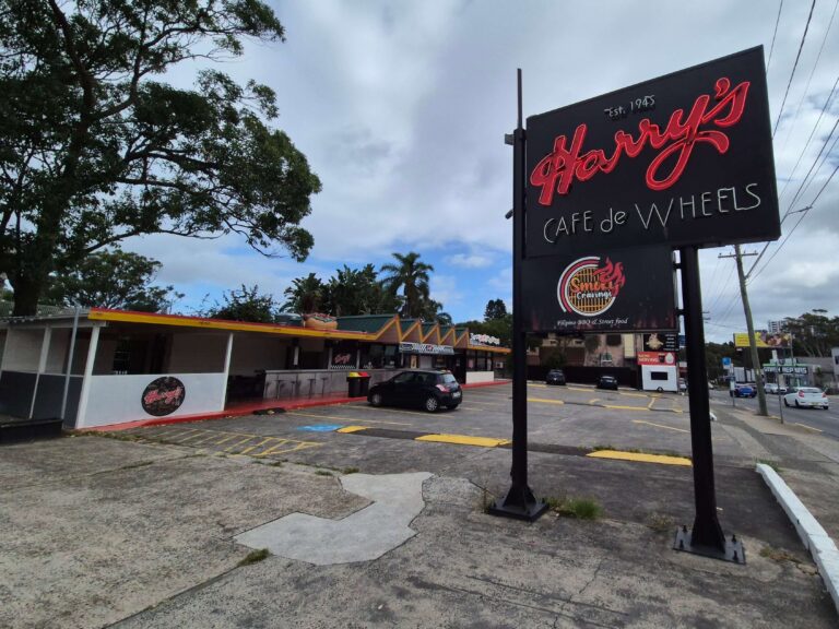 Harry’s Cafe De Wheels Tempe